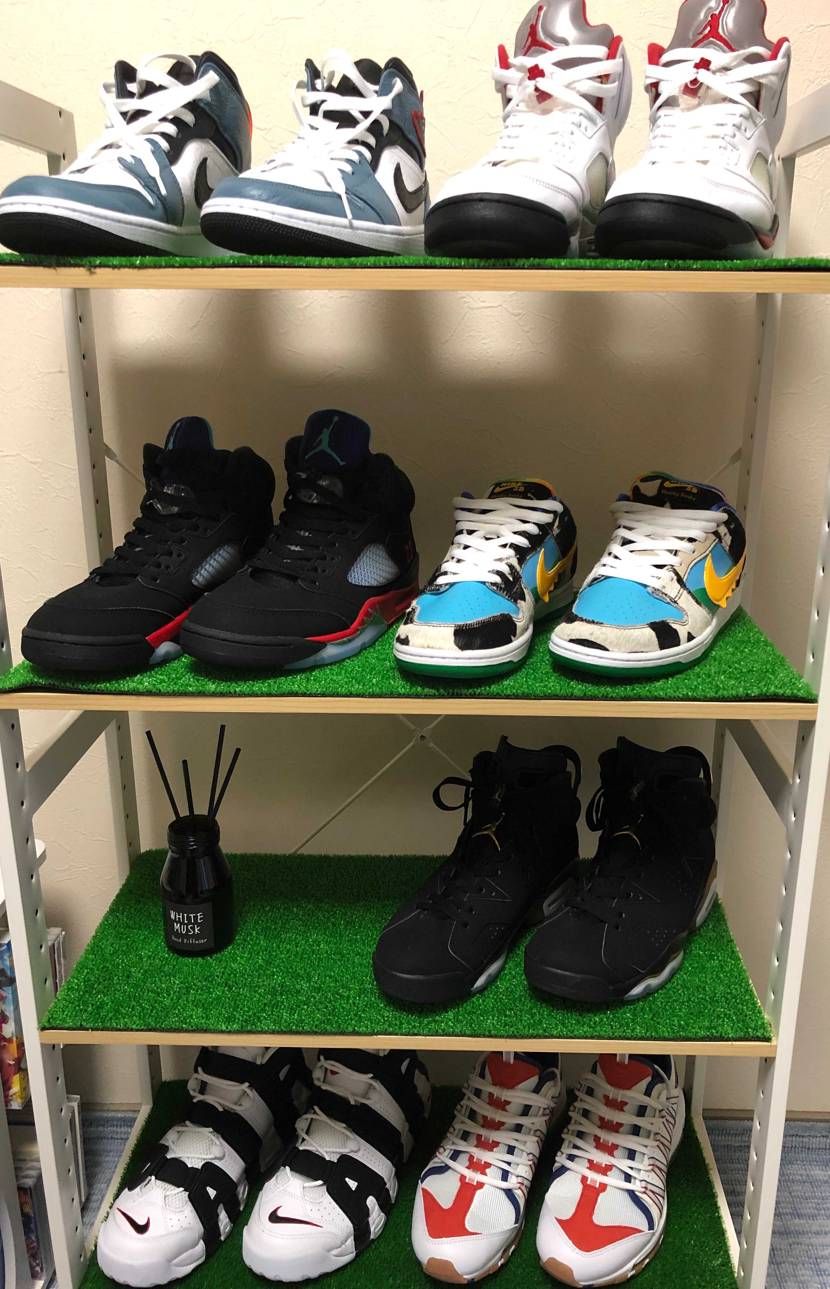 こんばんは。
本日ドライブがてら買い物し、やっと棚を増築しました。
…と思っ