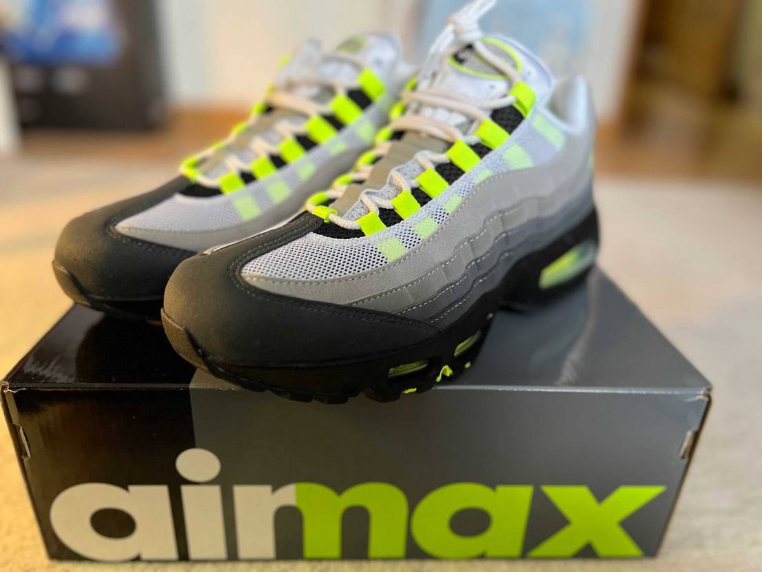 こんにちは。
今日は先日のNIKE公式で購入できたイエグラが届きました🤗
ん