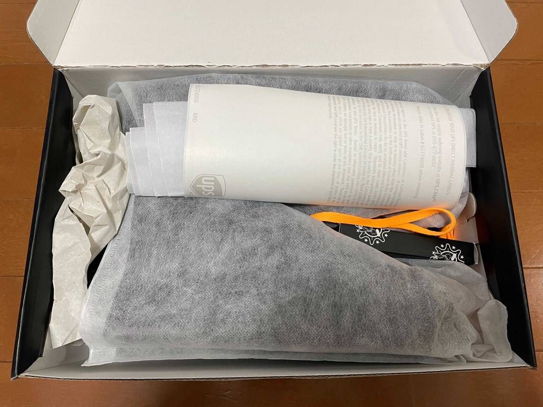 一足ずつ袋に入ってたりと付属品が豪華！
歯ブラシは流石にお