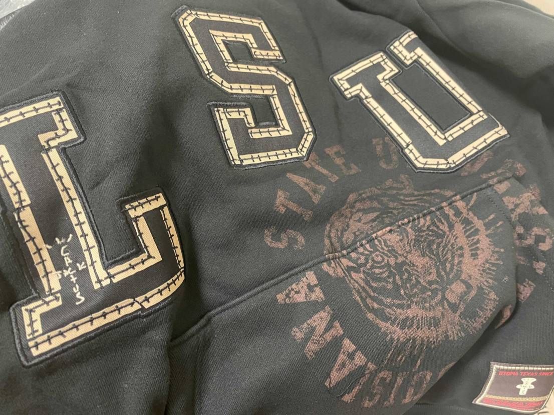 やっと届いたNCAAコラボ。
明日はドラフトとタイミング完