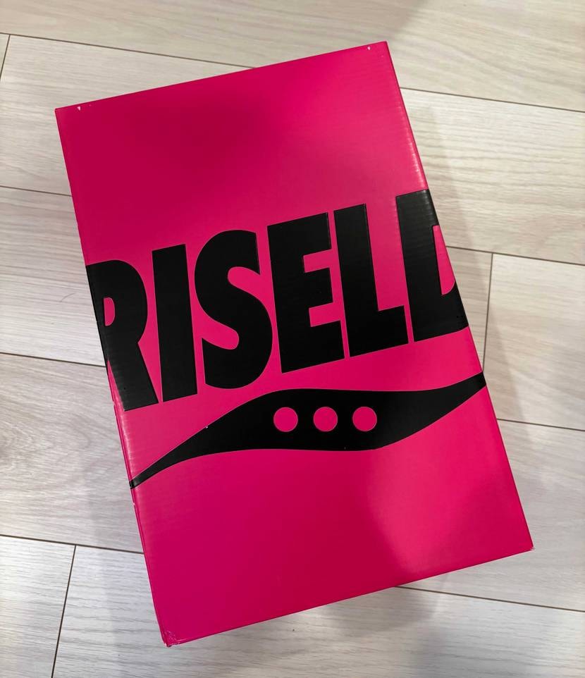 意外に早く届いたWestside Gunnコラボ！
箱から