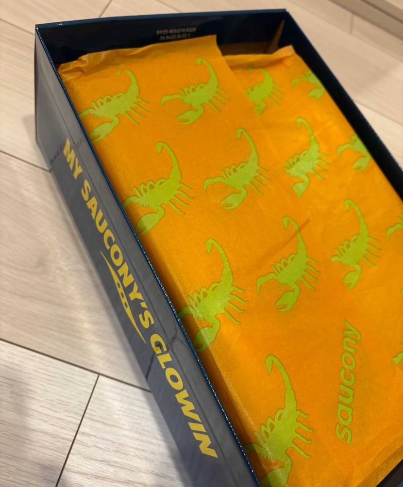 意外に早く届いたWestside Gunnコラボ！
箱から