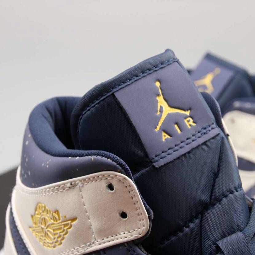 Air Jordan 1 Mid JETER  最近新発売ス