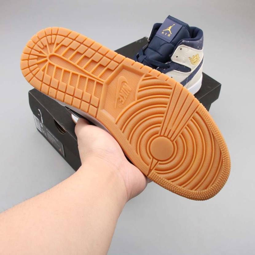 Air Jordan 1 Mid JETER  最近新発売ス