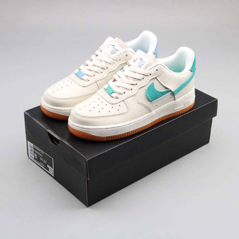 Air FORCE 1 Lx 
BV0740-100
メンズスニーカー
超かっこ