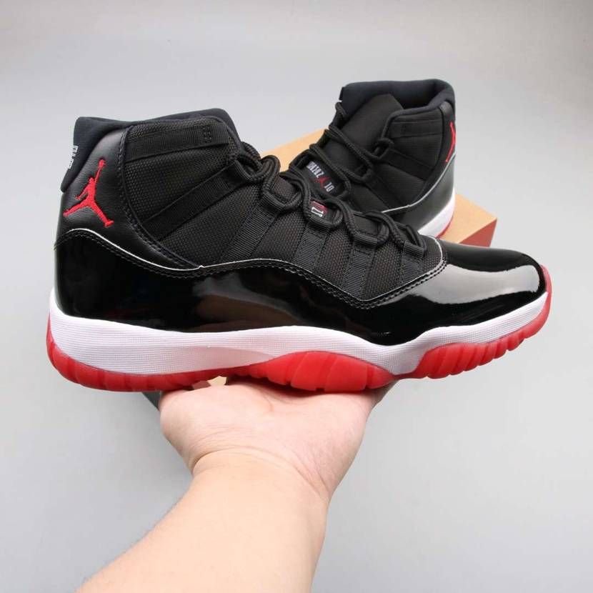 Air Jordan 11 Bred
メンズスニーカー
届き