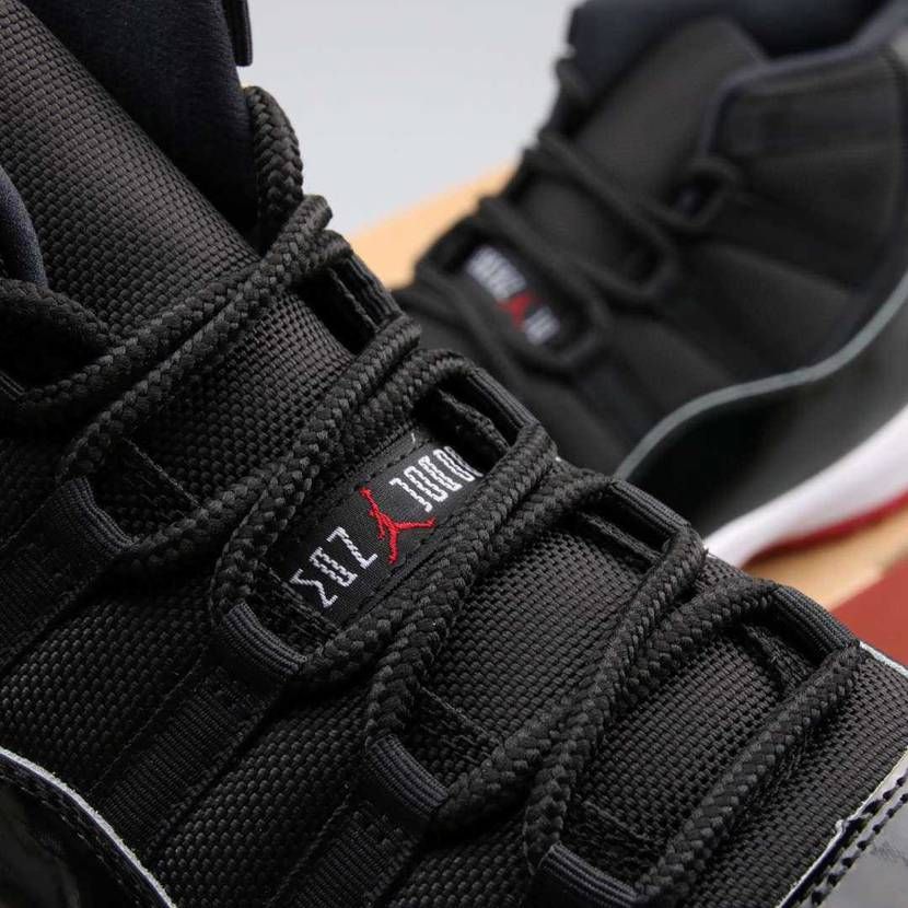 Air Jordan 11 Bred
メンズスニーカー
届き