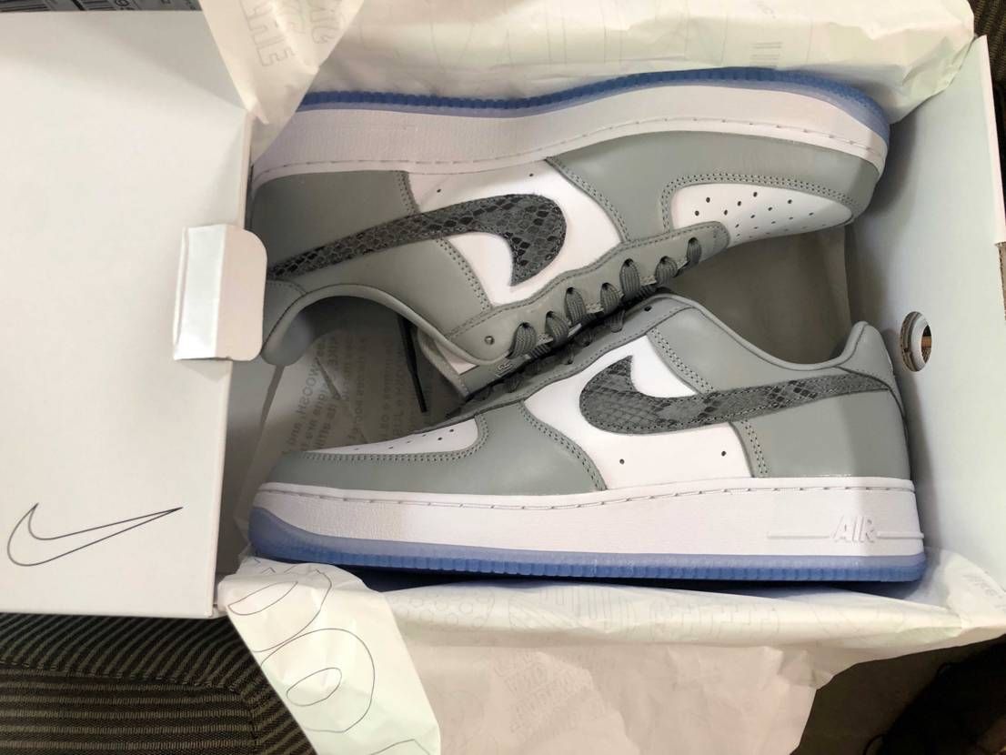 GW前に注文したNIKE BY YOUが到着。
スウッシュの色はもう少し黒い方
