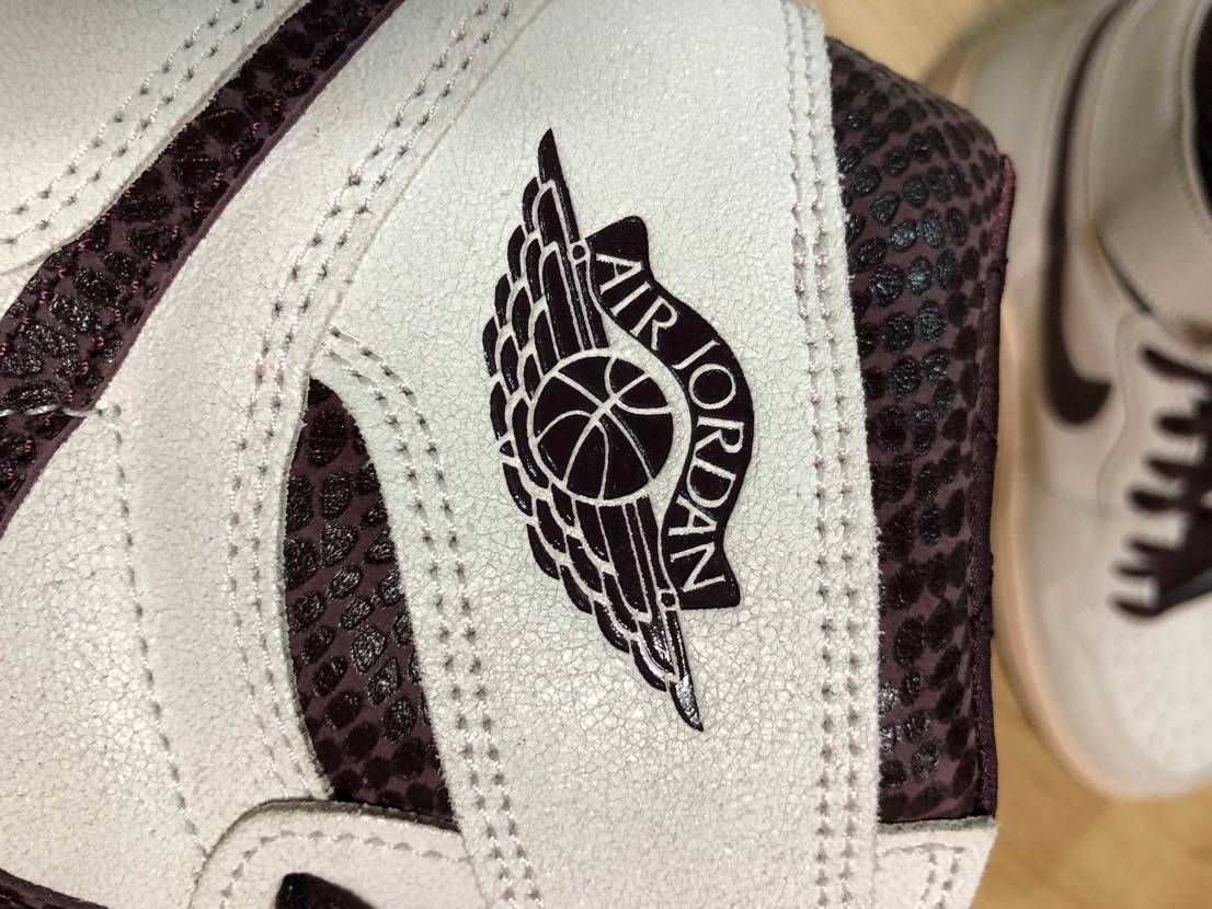 ウィングマークに™️もない
ボール上の隙間も無い、オリジナルにどんな差があるの