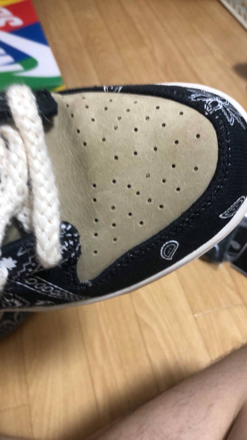 ここで新品のトラビスdunk買ったらもろに履きじわついてたー😭
しかも履きじわ