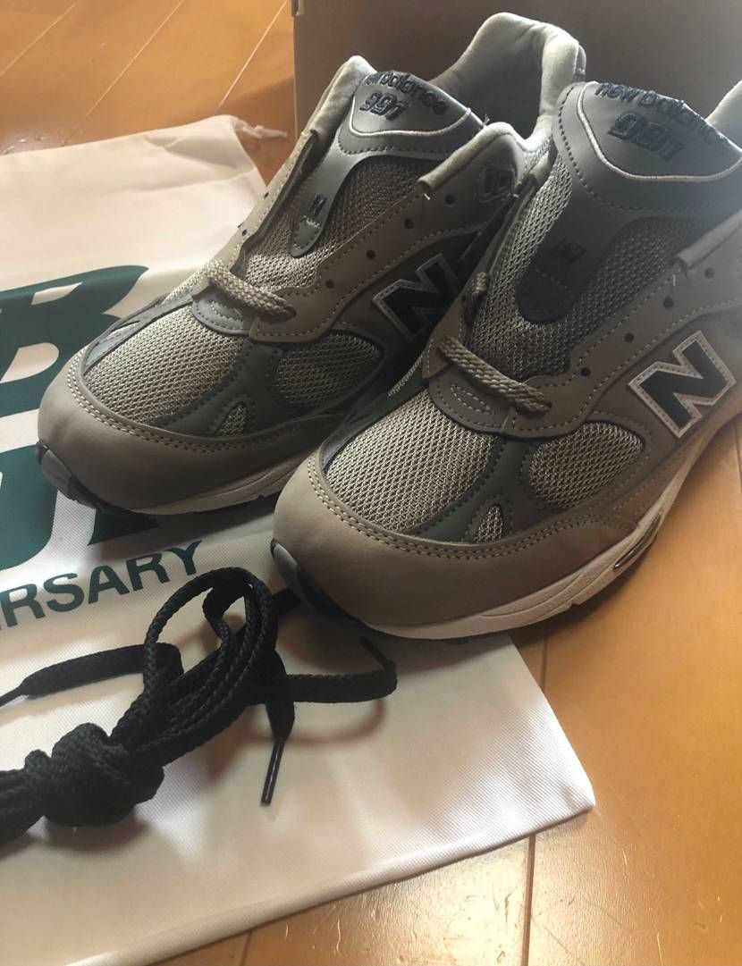 やっとNB 991の周年モデル届きましたわ😅
変え紐の他、