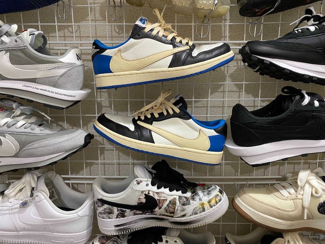 ラックの一部分。分け隔てなく履いております👟💨