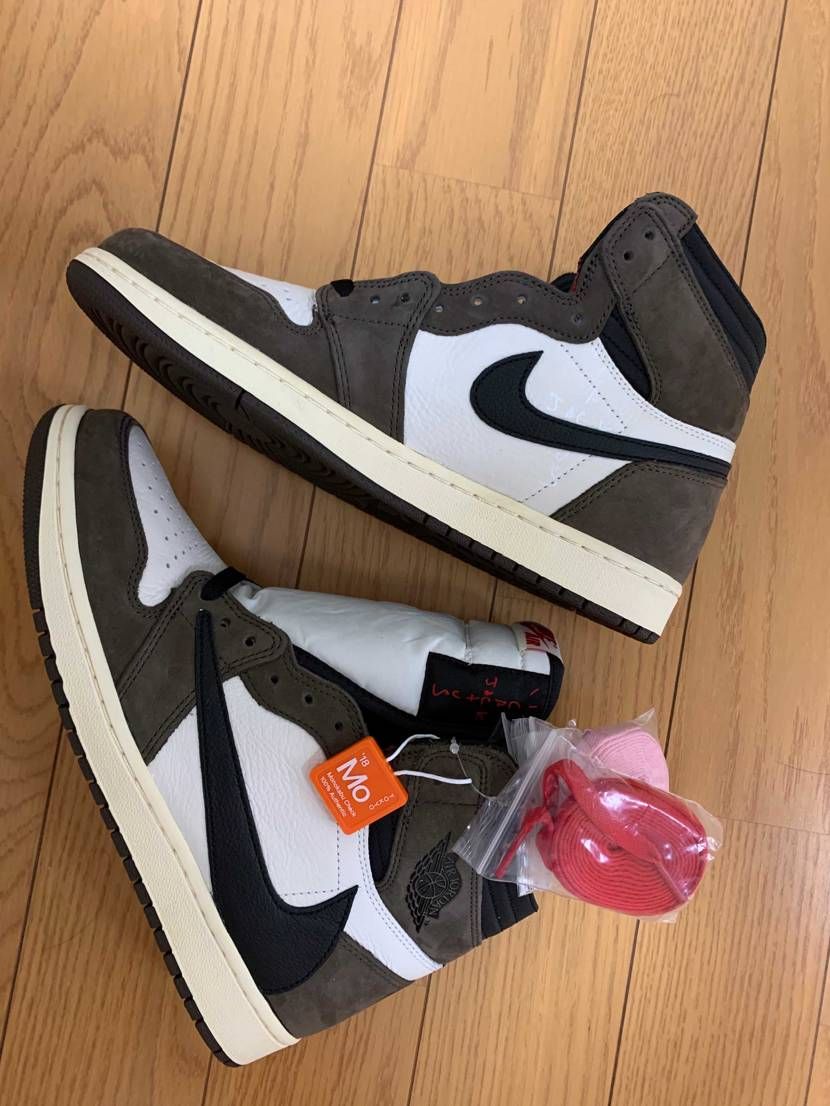 travisscott  aj1
プレ値で買いました(^^)相談乗ってくれた方