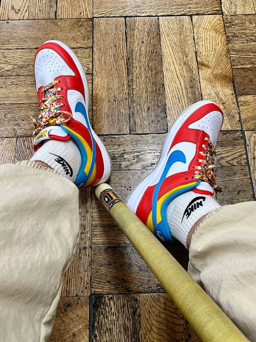 発売日からだいぶ過ぎましたが、SNKRSで普通に買えました。
これまでで一番好