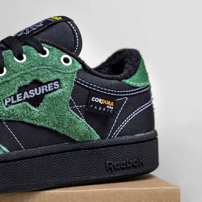 REEBOKのこの靴、めちゃ好みだな、、