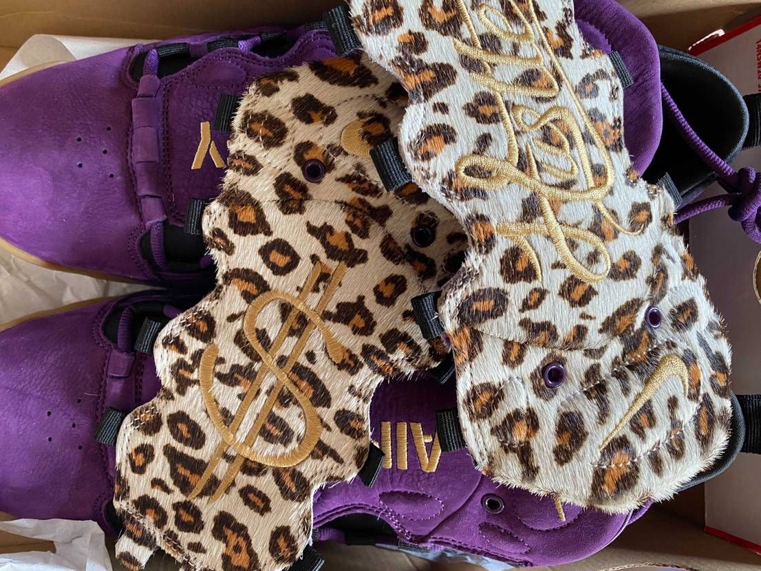 未使用のモアマネー紫をモアテンブラックの中古欄にて出品中……