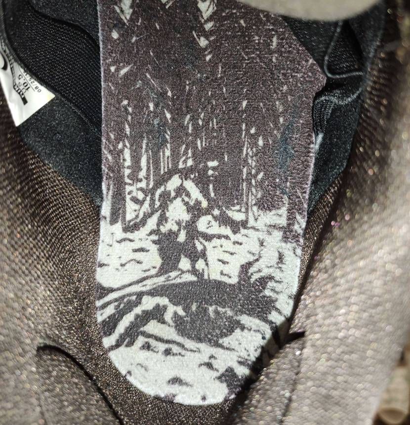 朝晩は冷えてきたのでスニーカーも秋冬用に衣替え
表面もけも