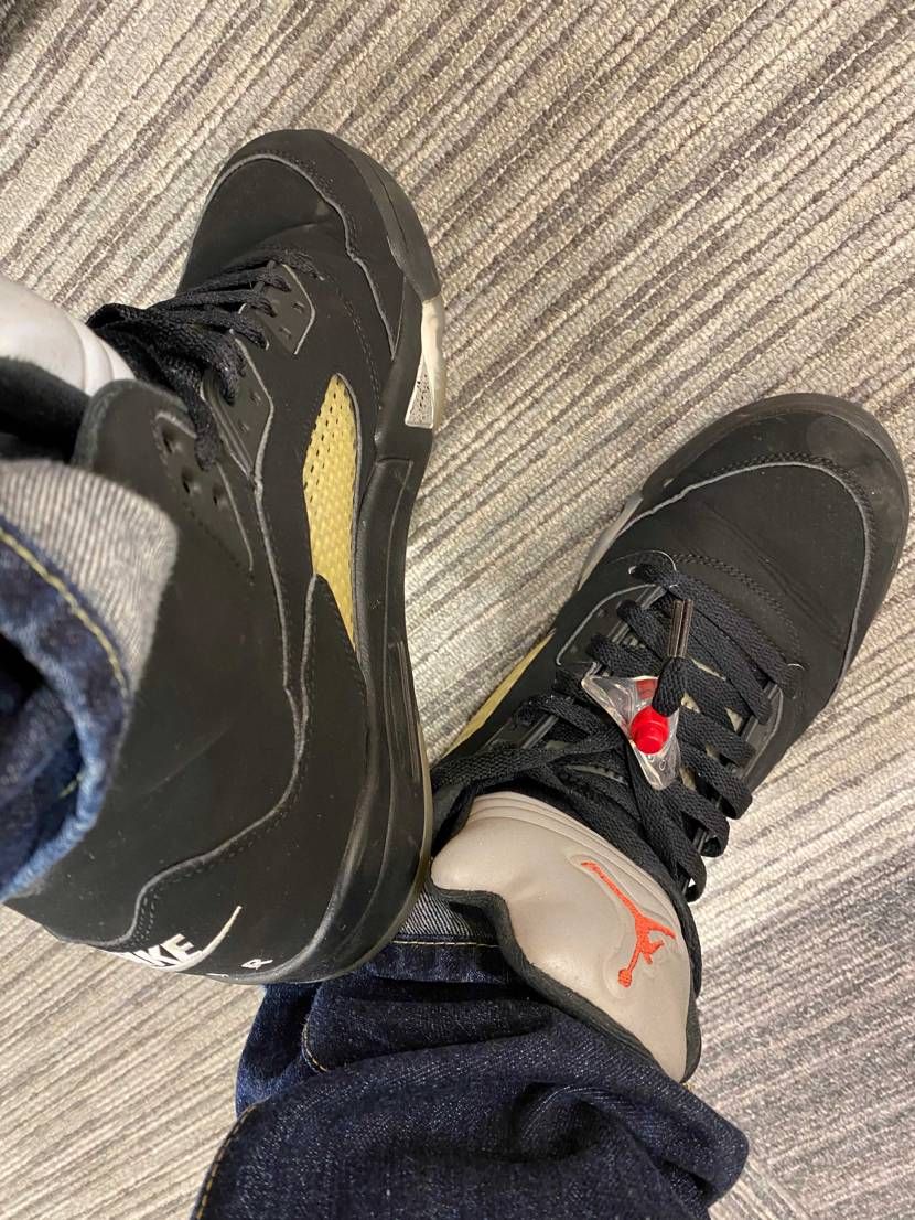 今日はAJ5OG。5は幅広いので履きやすい。
ナンバリングもあるがエア付近が加