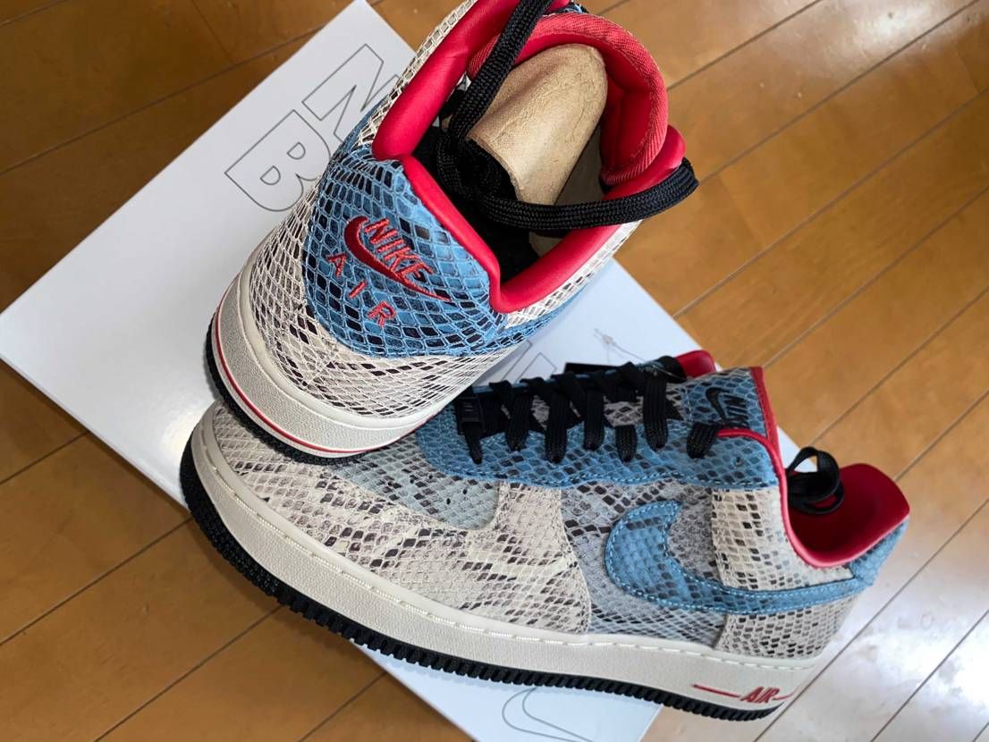 AirForce1ByYou届いた。
思ったよりターコイズが青いが、
赤の差
