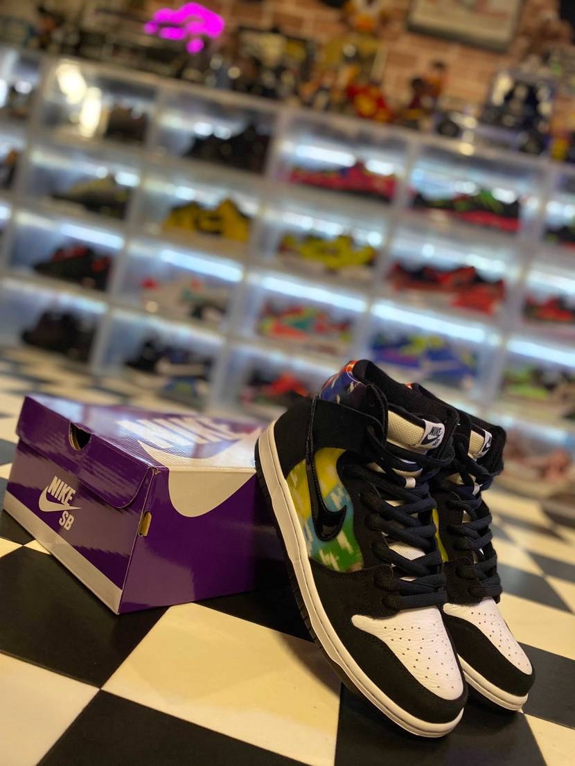 飾ったらカッコイイ✨履いたら可愛い遊び心のあるスニーカーです