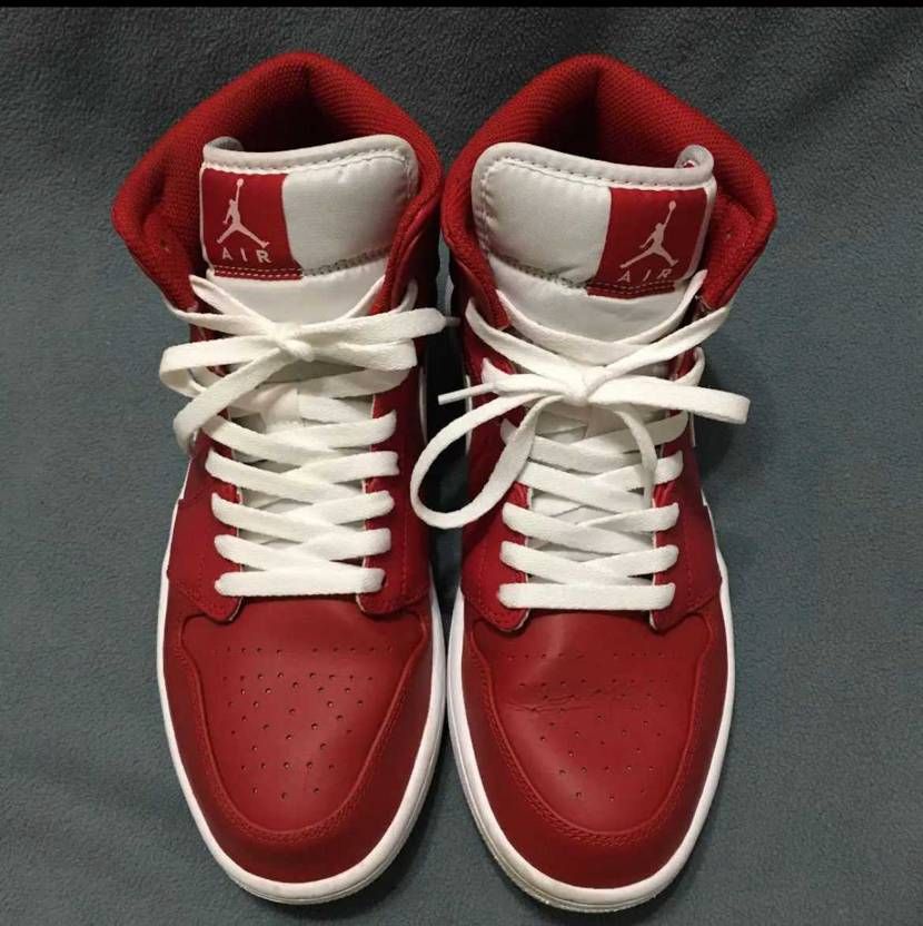 こんにちは。スニーカーにハマってまだ浅いのですが、この様なジ