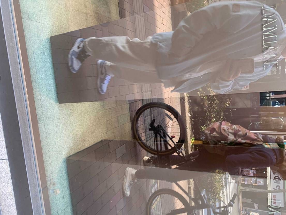 黒か白で悩んでそこまま髪切り行きました笑
家宝にしたいと思います