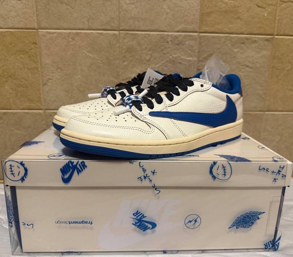 届いた！！
シューレースはピンクにします！！