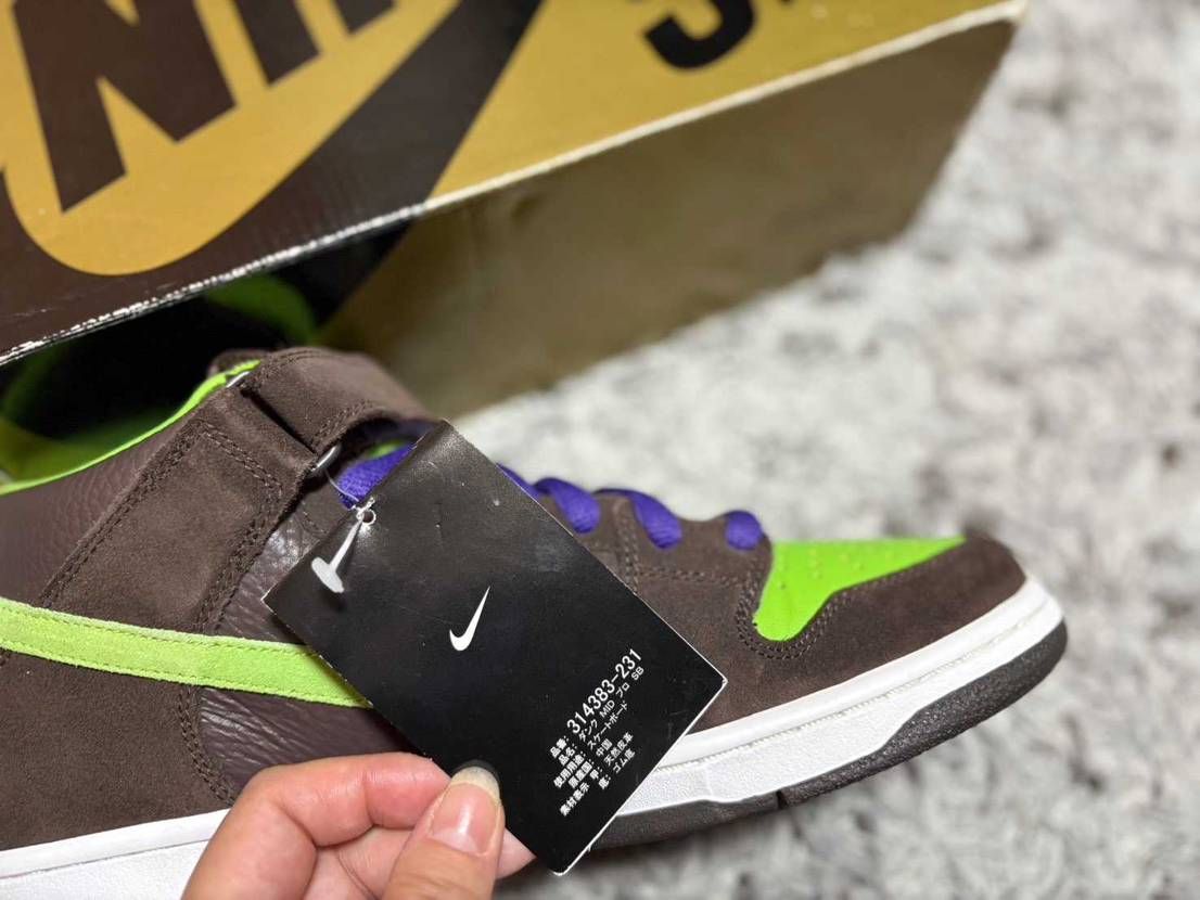 本日は、よく行く地元のスニーカーショップで中々の珍品に出会い