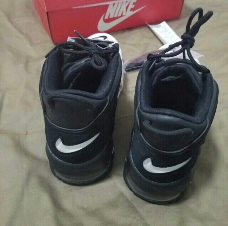 このトリコロールのモアテンって正規品なんですかね？見分け方と