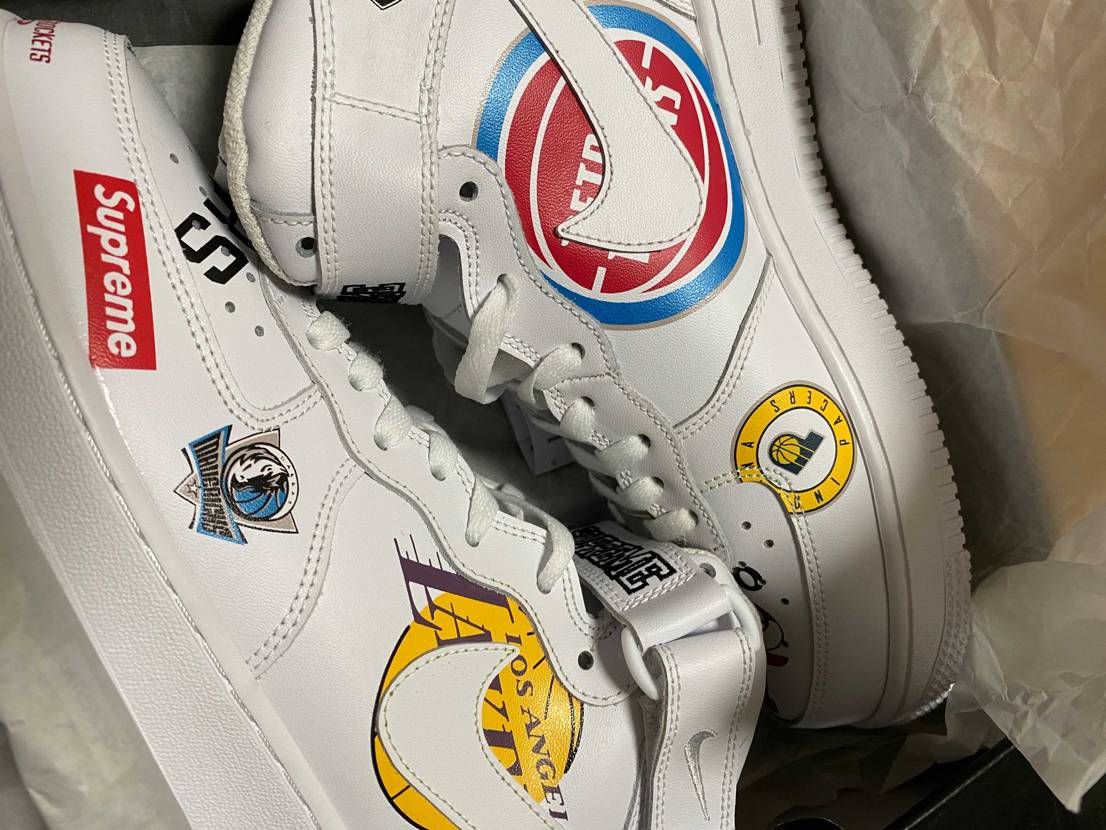 念願のnikeairforce1Mid×Supreme×NBAコラボ
1足目！