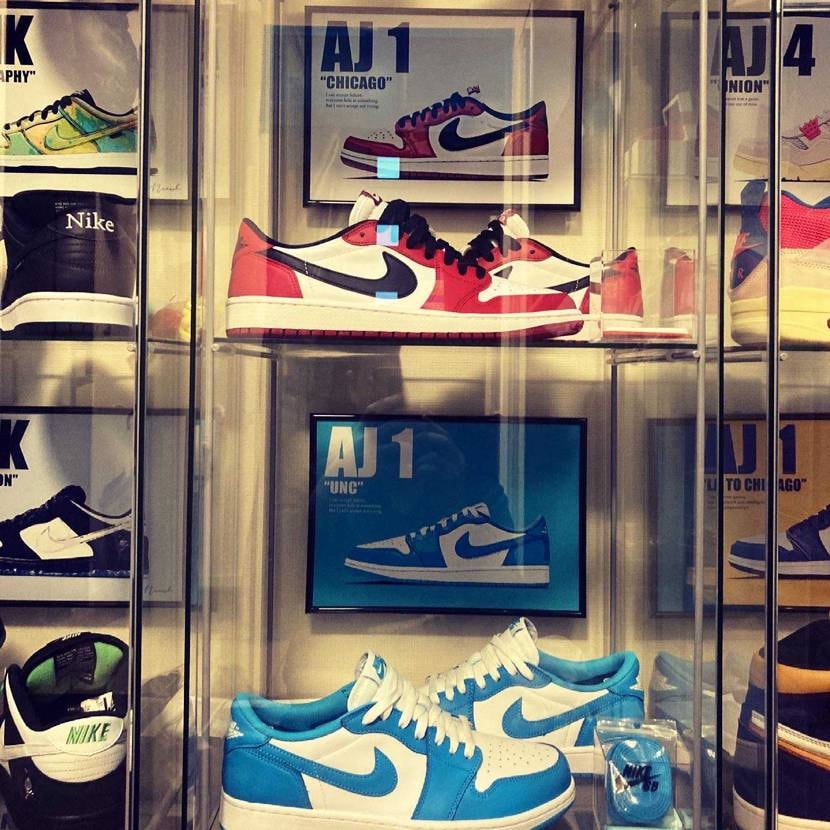 UNC  CHICAGO
AJ1LOW完全にハマりました❗