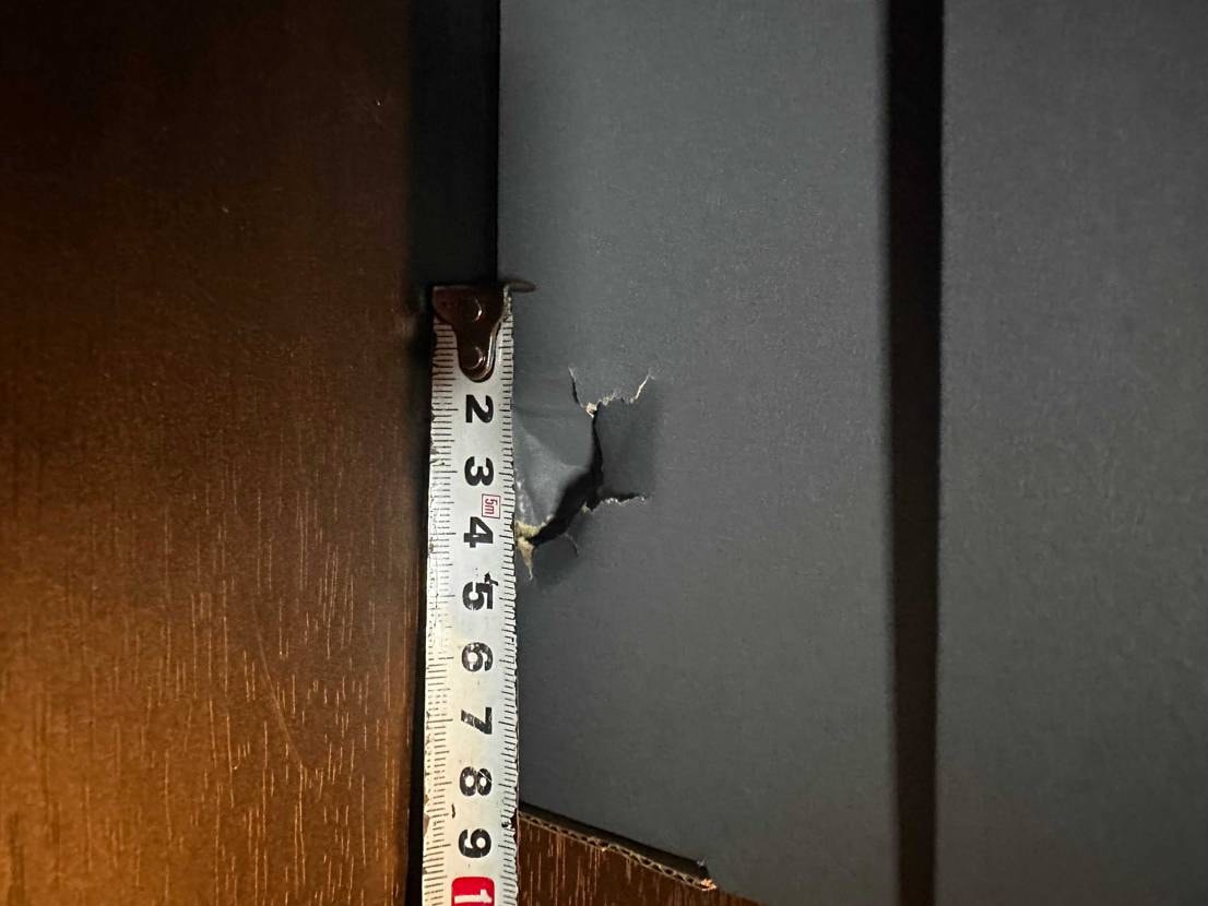 5センチの穴は新品許容範囲です。