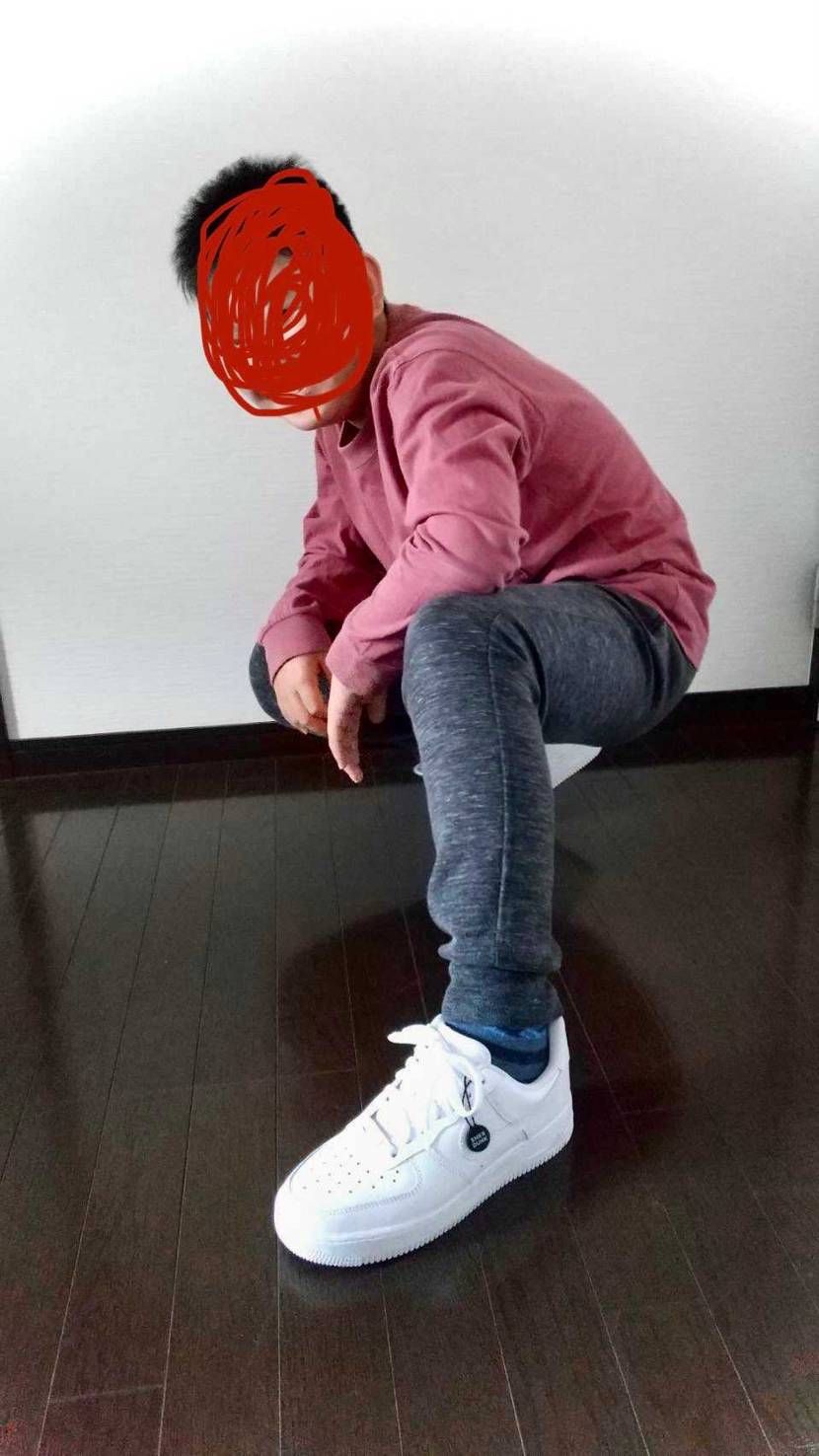 AF1の白を購入しましたが、履くのは新中学生です。
どんな服など合わせると良い