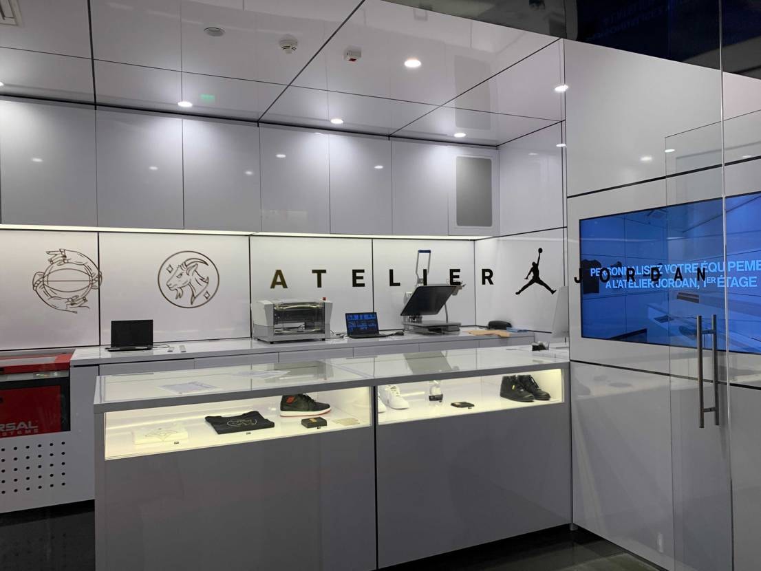 パリに旅行中です。JORDANの専門店に来てみました。
a