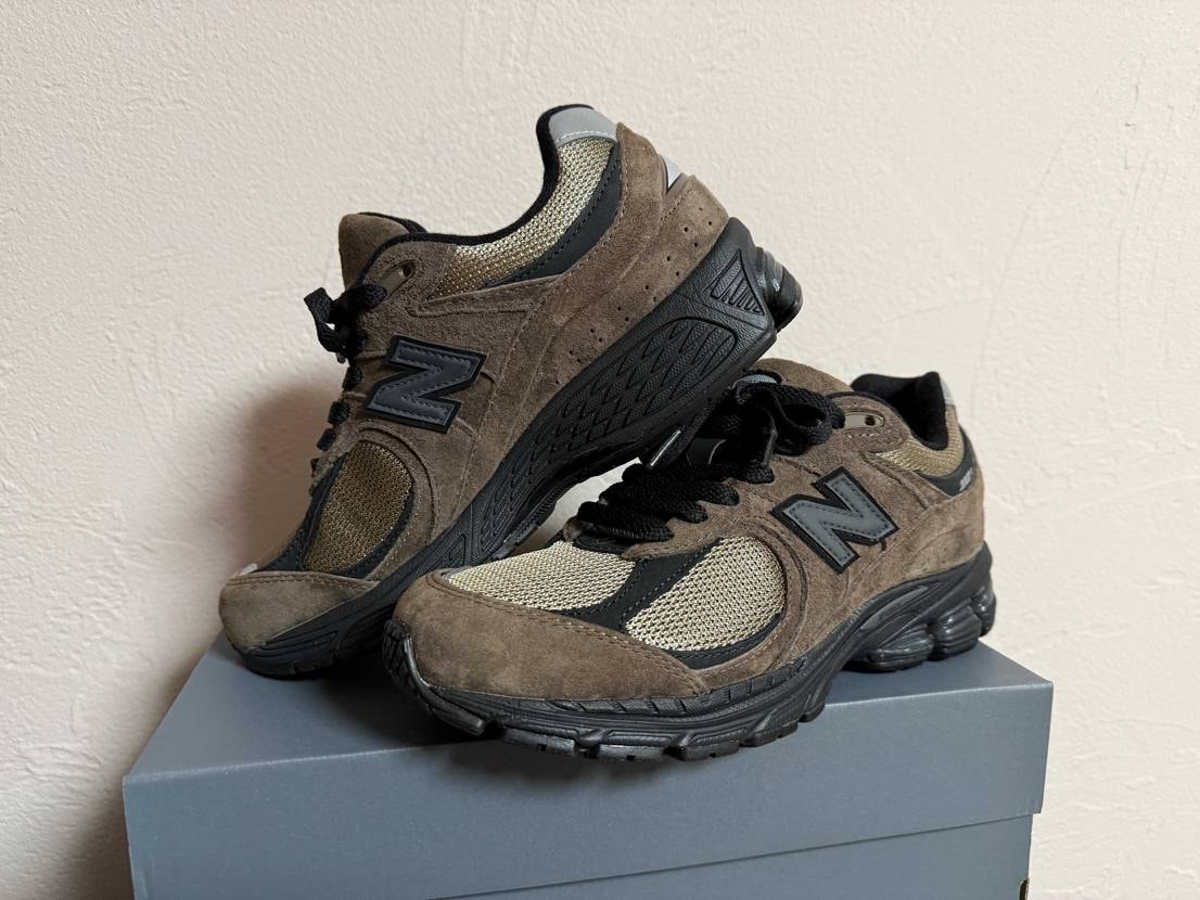 初めてスニーカーカスタム(塗装)してみました。
なかなか良いんじゃないかなぁ。