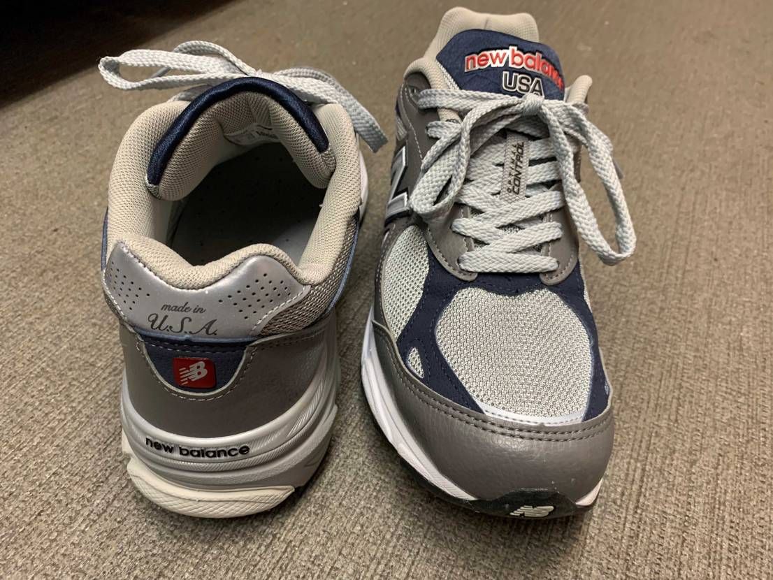 990v3 履き心地はやはり素晴らしいです。
立ち仕事で足元汚れやすいので