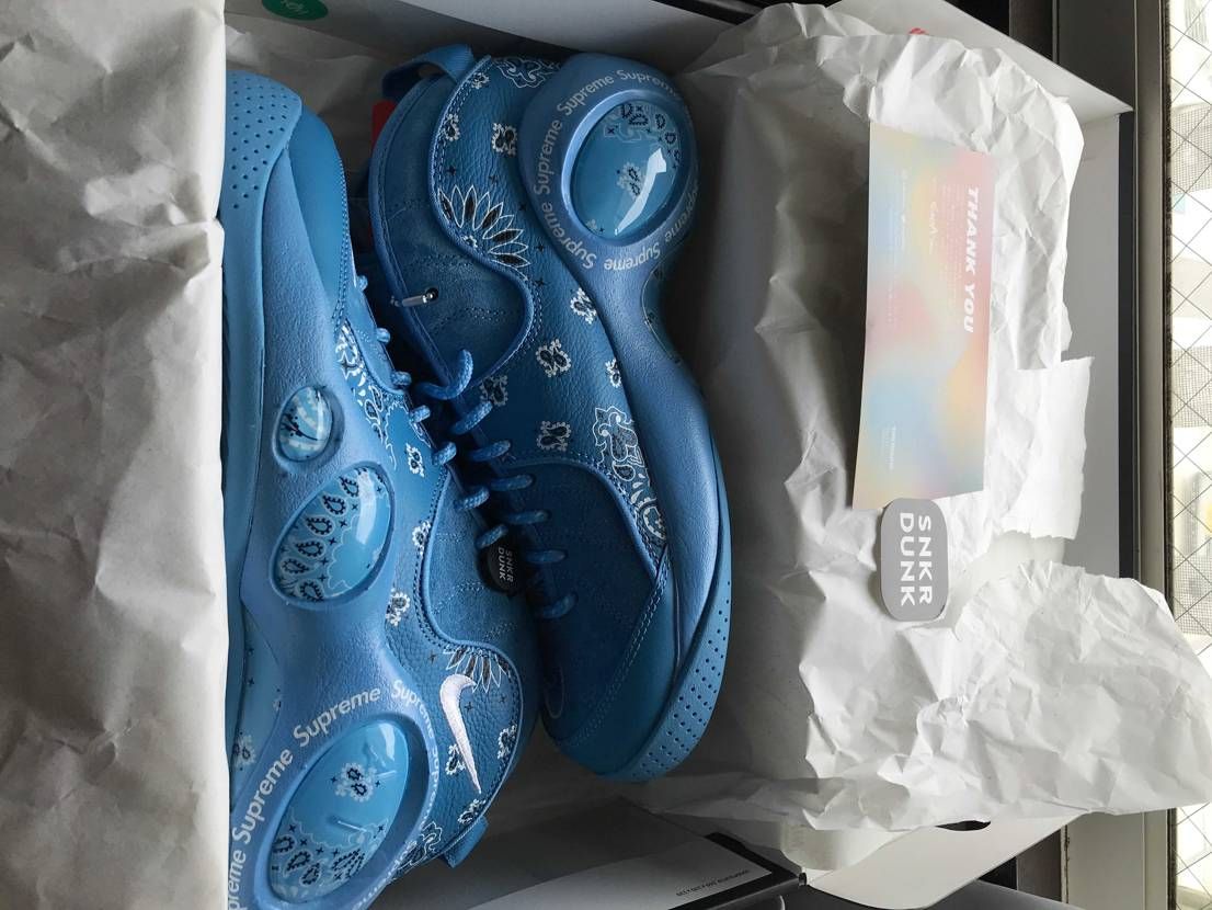 待ちに待ったsupreme zoom Airが届きました。
内紙は残念な事にな