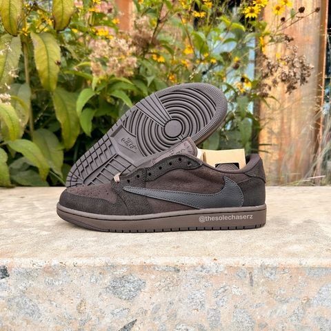 【リーク】
TRAVIS SCOTT NIKE AIR JORDAN 1 LO
