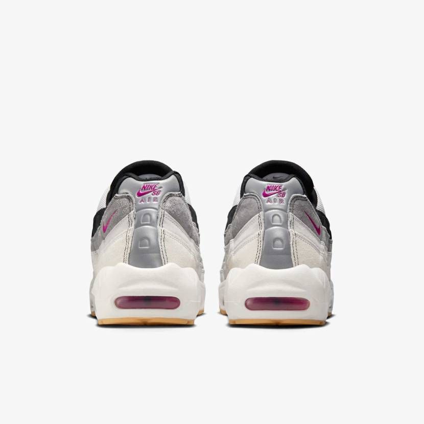 【リーク】
2025年8月1日発売予定
Nike SB 