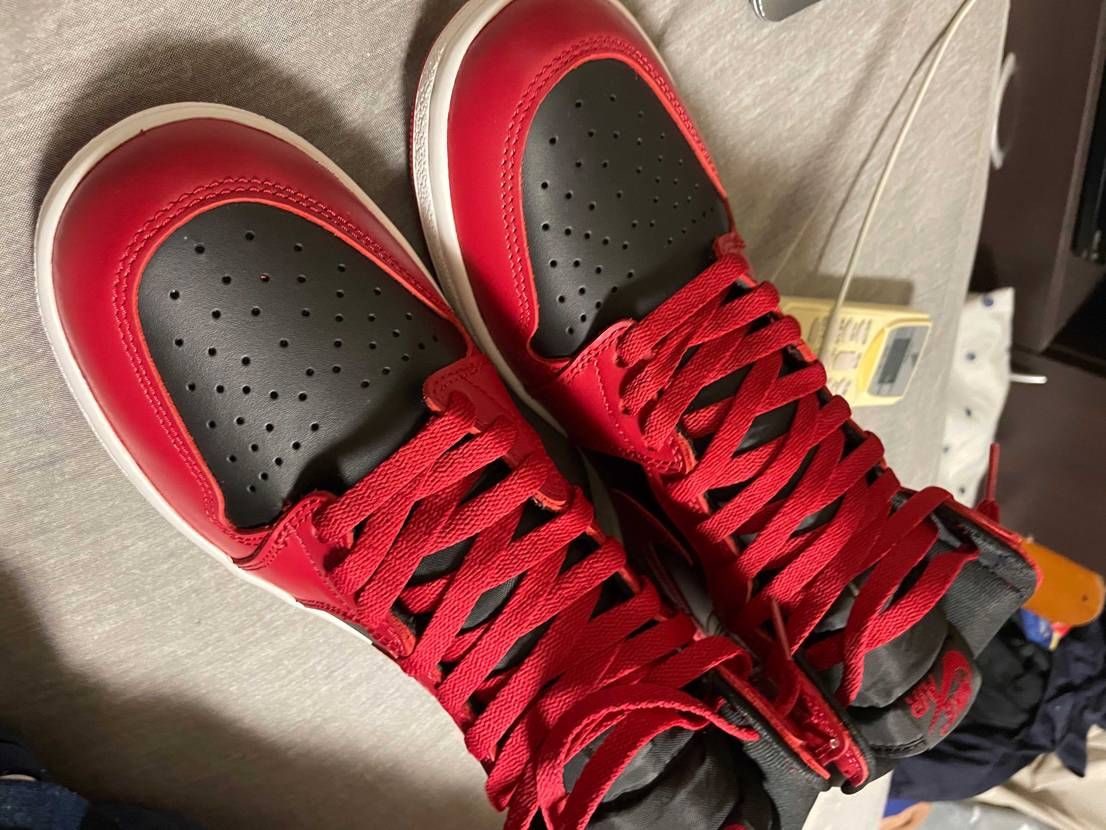 スニダンで買ったですが不安なので聞きたいですが、本物ですか？