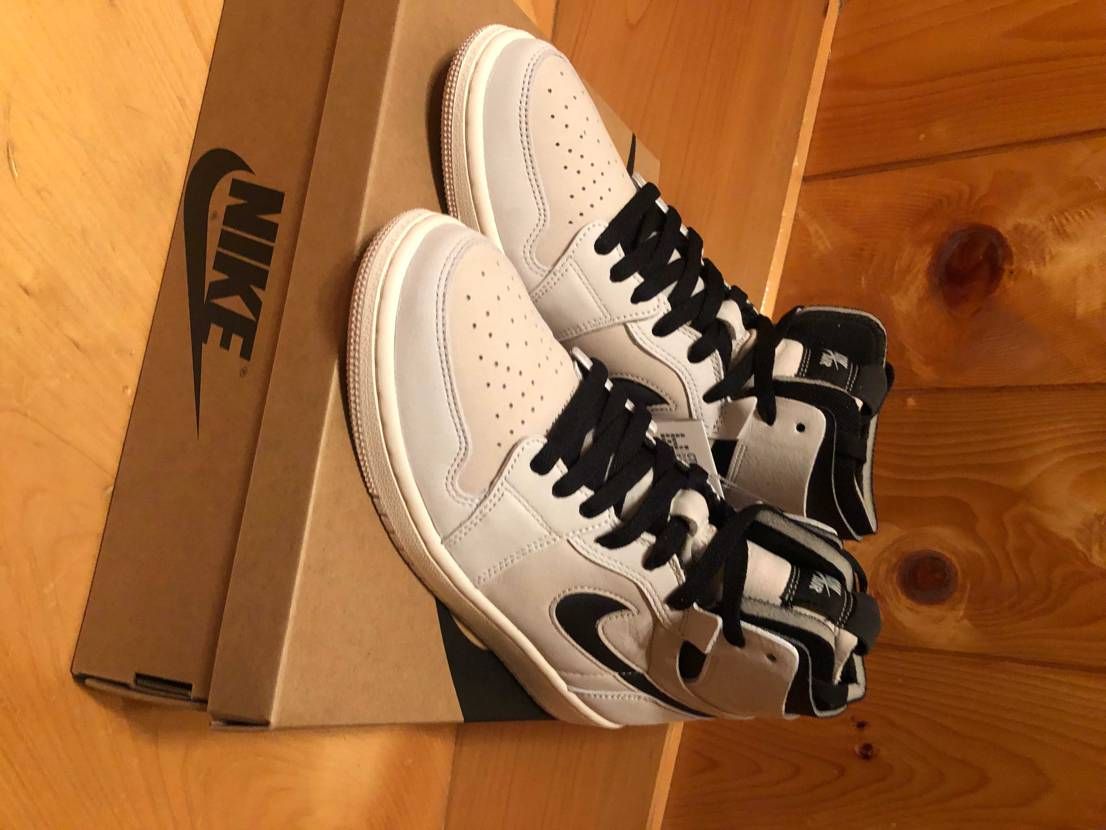 SNKRSからNIKE WMNS AIR JORDAN 1 HIGH ZOOM 