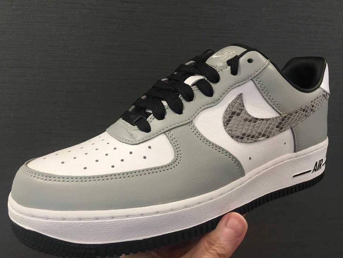BY YOU届きました😁
シュータンのNIKE AIRの刺繍が黒が選べたら完璧