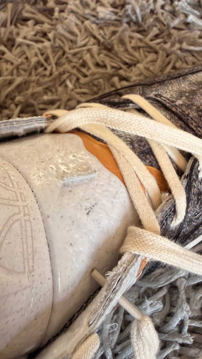 購入された方、教えてください🙏
先ほど届いてシューレース外