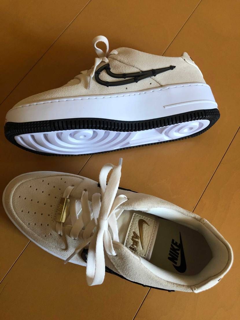 定価で購入。ニューバランスでいつも23.5履いてます。
23.5でちょうどいい