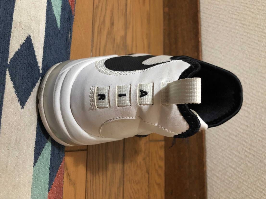 数年年前に初めて買ったNIKE
今は履いてないねん
お気に入りで保管してるね