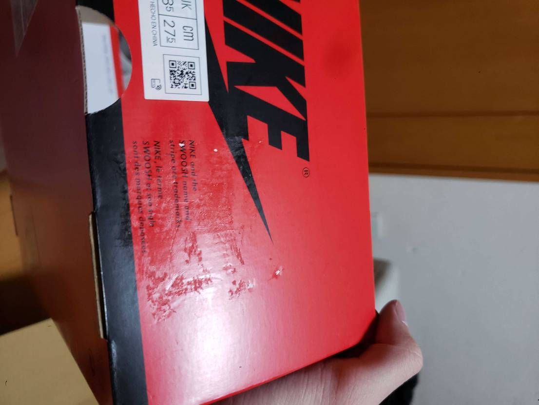 シールの剥がし跡の件について
結論返品できる
画像を参考