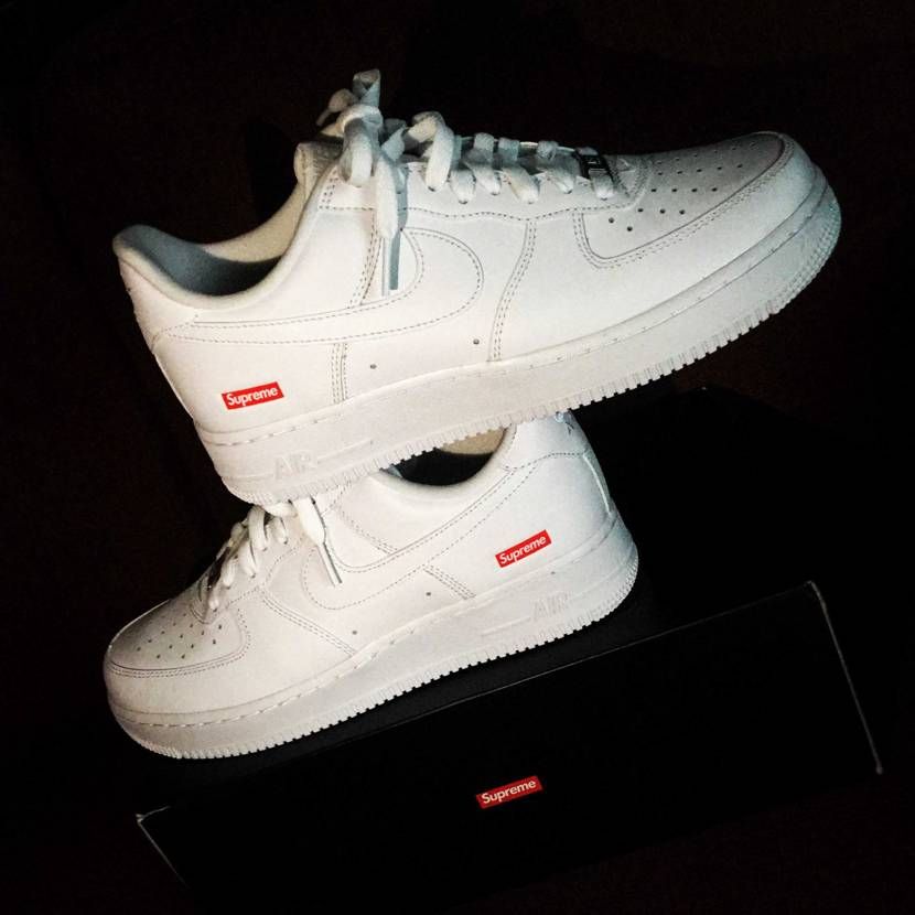 sup×nike
定価で買えたのはめっちゃデカい！！！！
履くのもったいなく