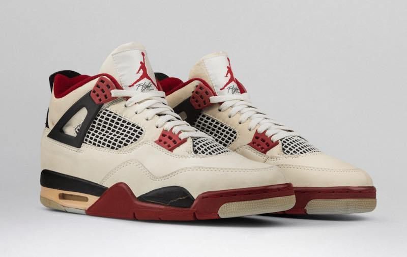Nike Air Jordan 4 Fire Red
11/27予定らしい、半