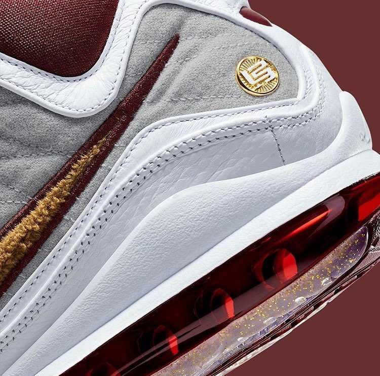LeBron7 MVP オフィシャルイメージ
画像で見るだけでメチャ質感良さげ