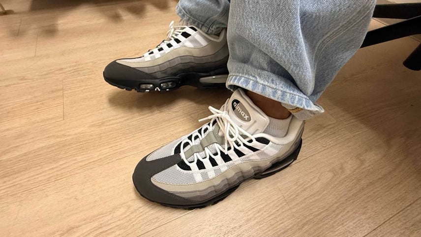 AM95カスタムグラナイトを履いて仮歯治療してます…
🦷👟